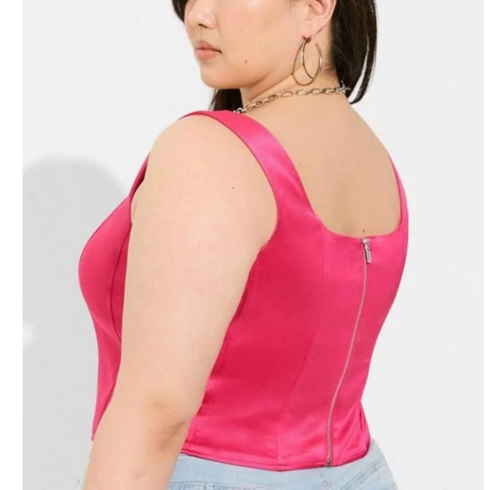 Torrid NWT Pink Satin Sleeveless Corset Top - Picture 5 of 6